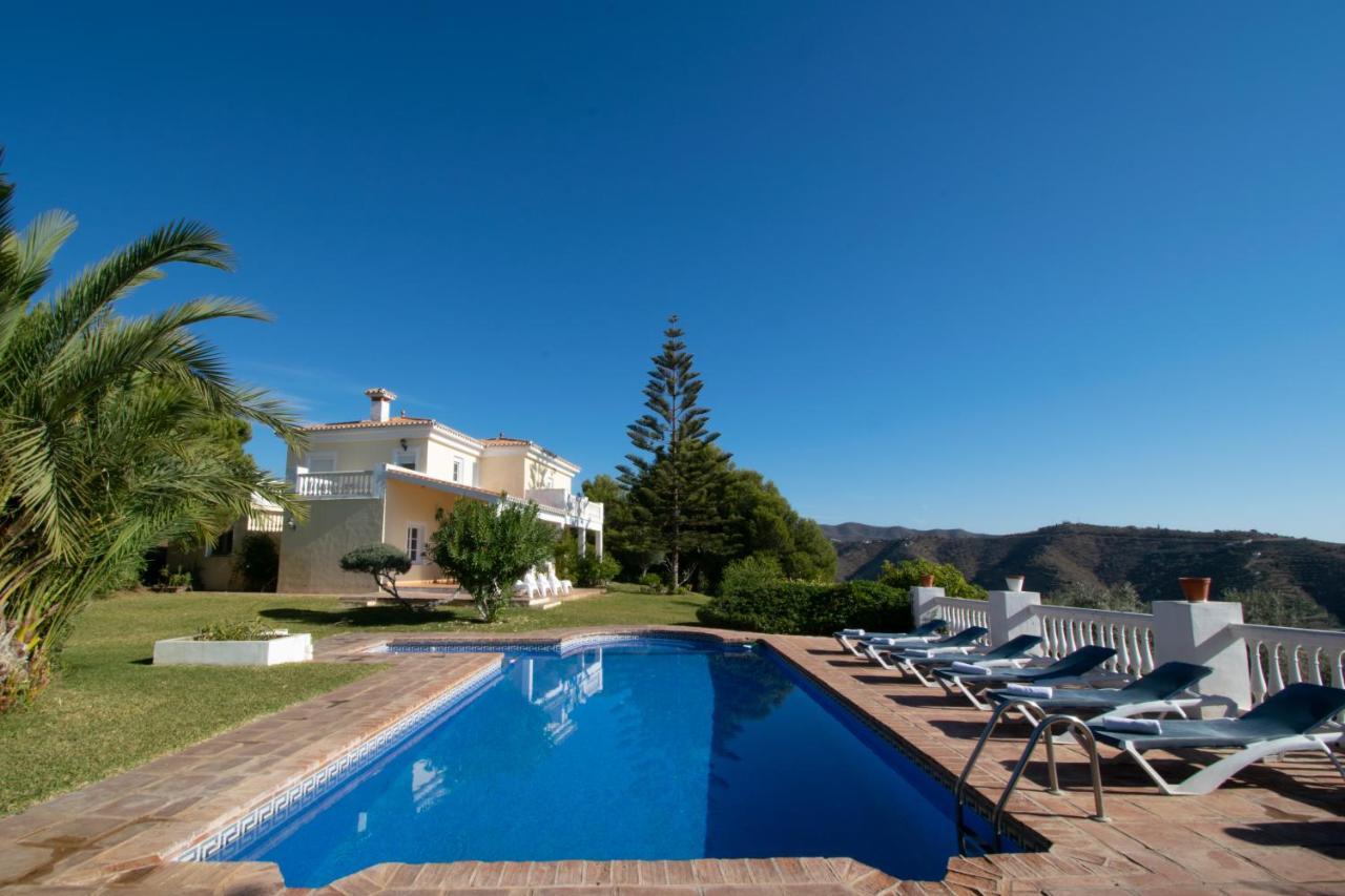 Gran Villa Con Vistas Al Mar Y Piscina Privada Málaga Exteriör bild