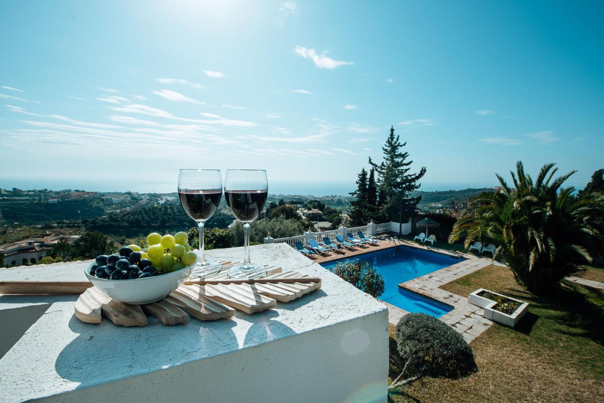Gran Villa Con Vistas Al Mar Y Piscina Privada Málaga Exteriör bild